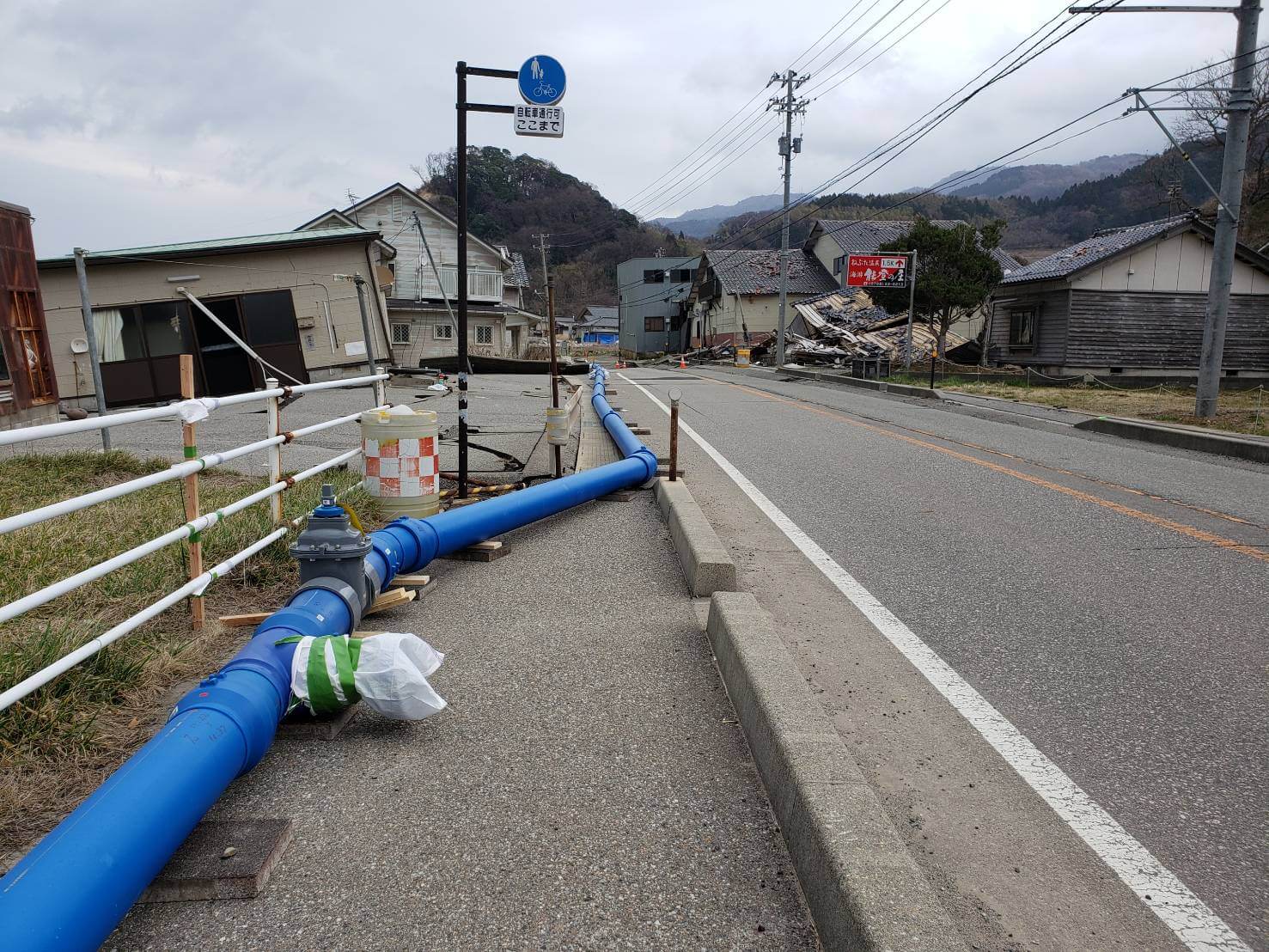 令和6年能登半島地震（輪島市 稲船地区応急管 配水ポリエチレン管200A 1.2km）｜株式会社 辻さく | 地域インフラの構築と維持に貢献